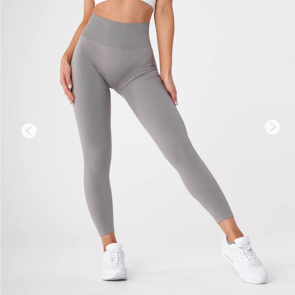 SOLD ⭐️NVGTN Light Gray solid seamless leggings NWOT - Picture 4 of 7